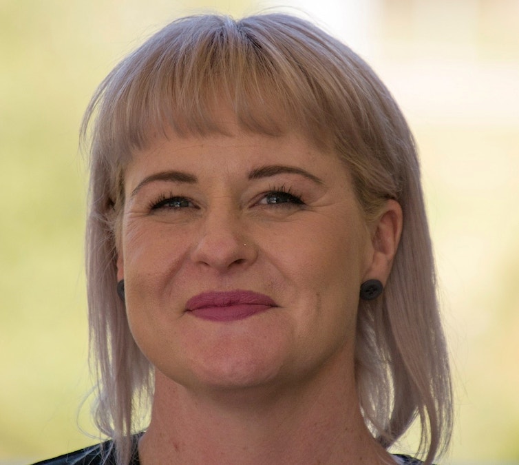 Who’s Who in 22, Community: Amy-lee Mayes